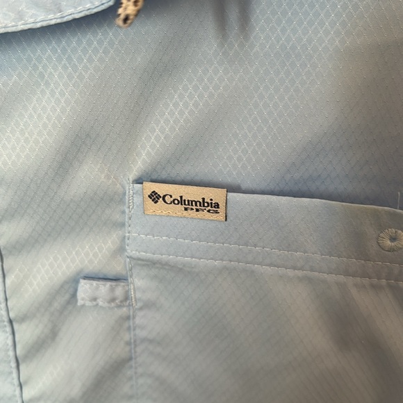 *Worn Once* Columbia PFG shirt - Picture 3 of 4